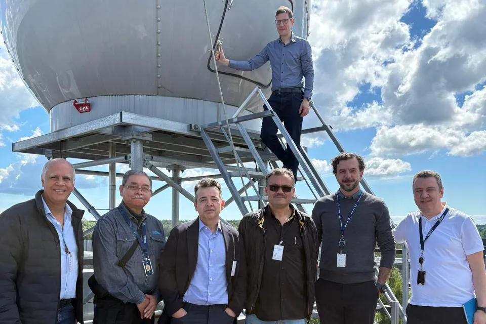 Equipes do Simepar e do IAT testam novo radar meteorológico na Finlândia