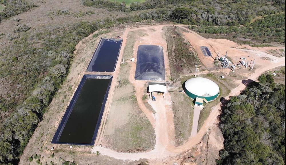 Biodigestor da Castrolanda em Piraí do Sul/PR, ao lado da Unidade de Produção de Leitões (UPL) II.
