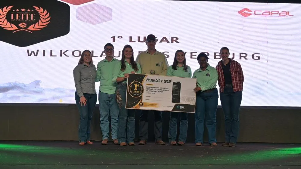 Premiação da Qualidade do Leite durante a 52ª Expoleite reconheceu produtores que se destacaram pela excelência na produção, reforçando a importância da genética, do manejo e da inovação para a pecuária leiteira. Foto Toninho Anhaia