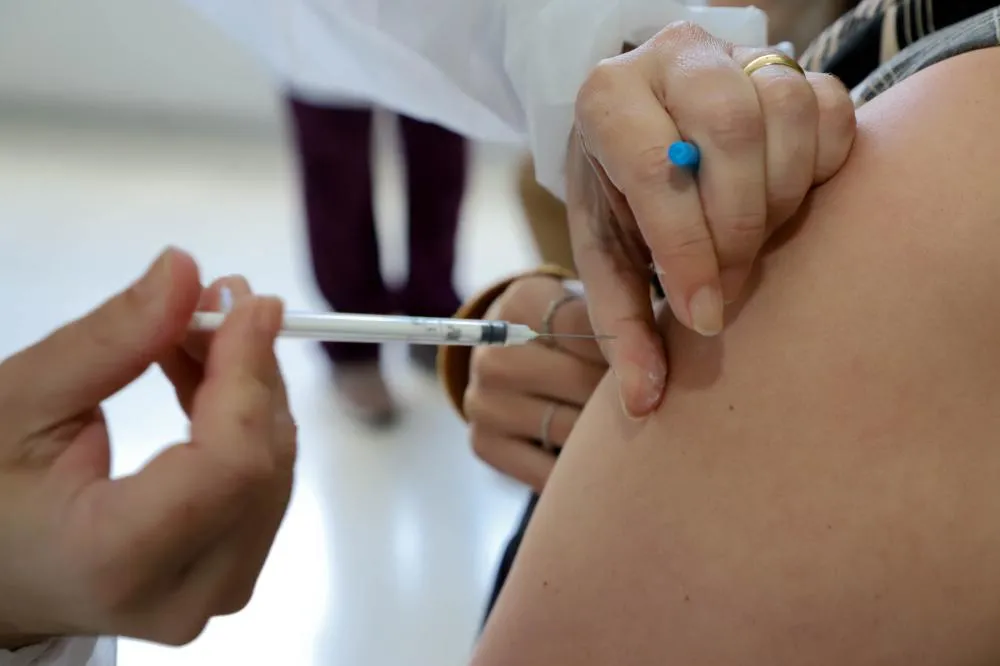 Paraná aplicou 2,6 milhões de vacinas contra a gripe; basta procurar uma unidade de saúde Foto: Ari Dias/AEN