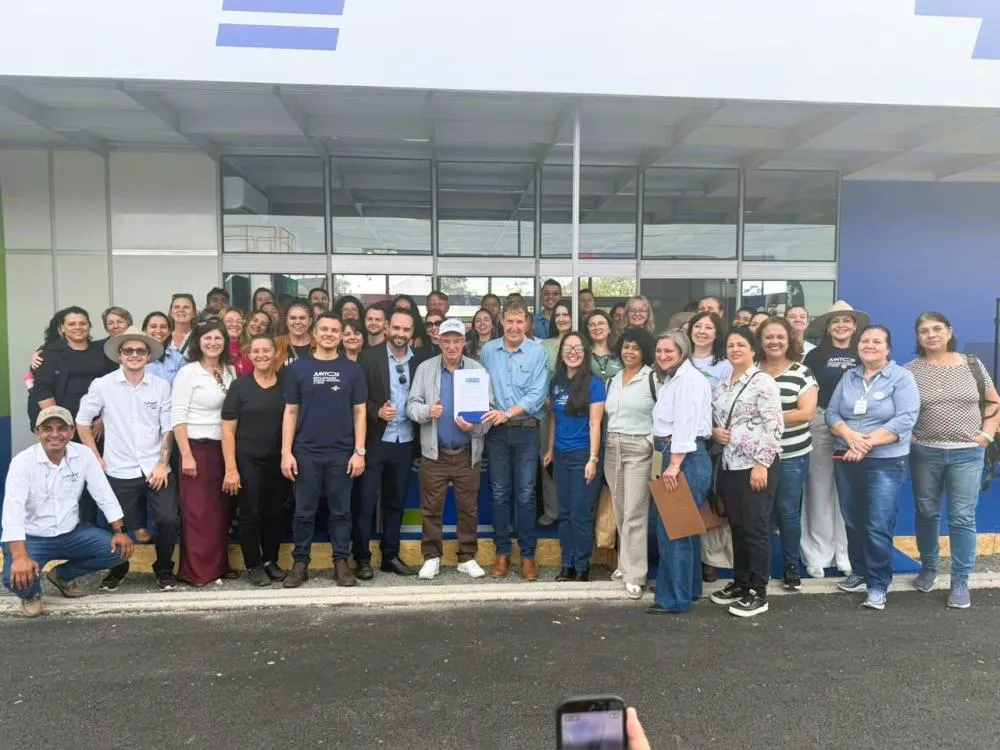 Castro formaliza convênio que lança Rota do Leite, primeiro projeto turístico regional do Vale do Leite