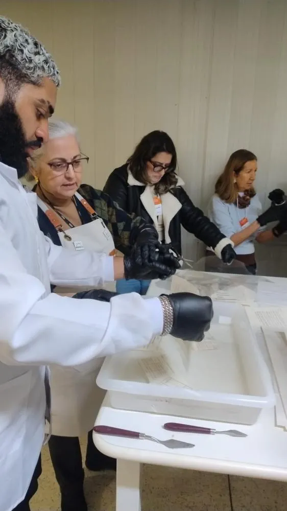 Profissionais do Parque Histórico de Carambeí aprimoraram práticas de preservação de acervos em workshop