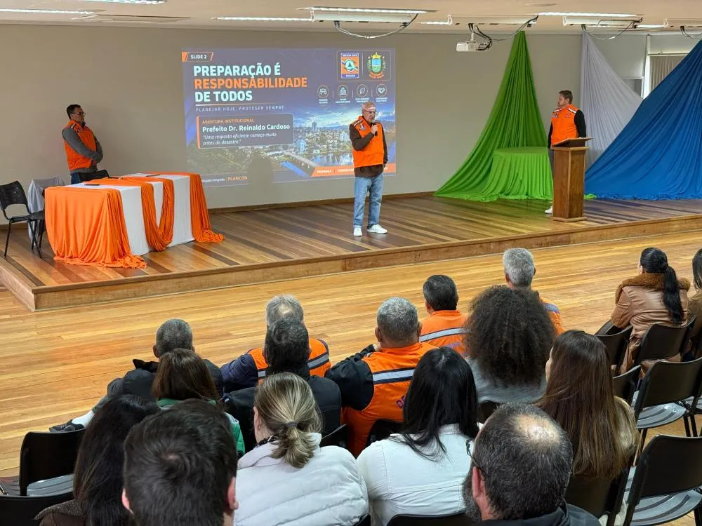 Castro realiza simulado integrado do Plano de Contingência para se preparar contra eventos climáticos extremos