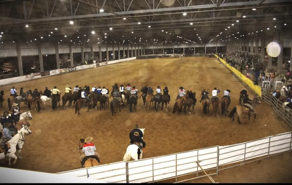Rodeio Crioulo Interestadual reúne mais de 60 CTGs no Parque de Exposições com provas de laço, leilão e baile