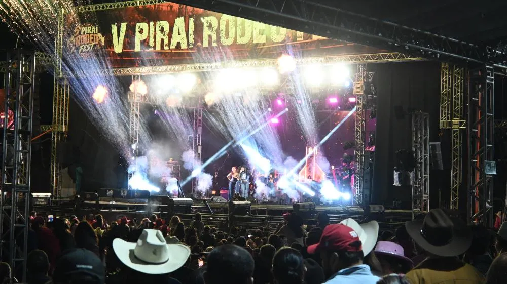Ana Castela encerrou a programação musical do 5º Piraí Rodeo Fest, realizado entre 9 e 11 de outubro, em Piraí do Sul. Foto Toninho Anhaia