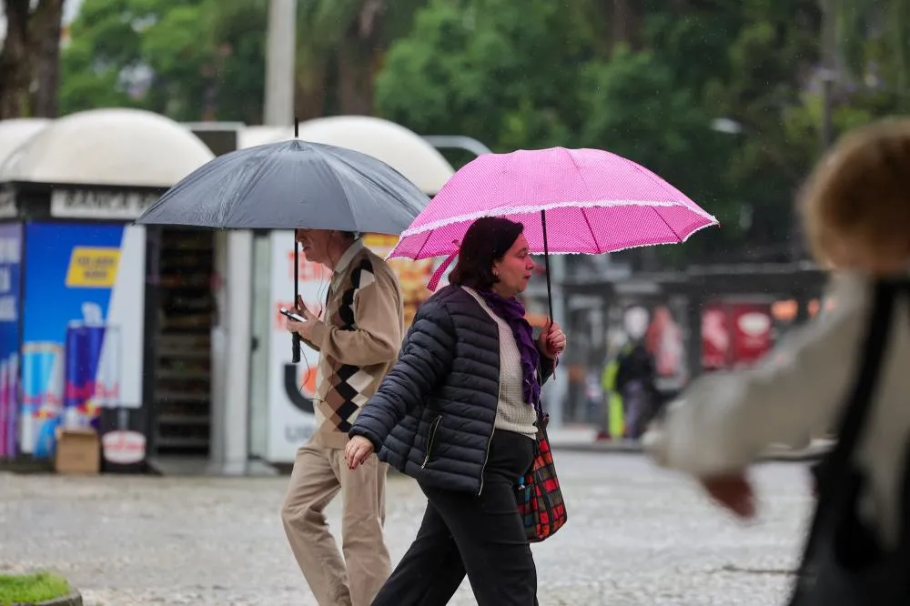 Tempestades se afastam do Paraná; chuvas mais intensas são prevista a partir de quinta Foto: Foto: Geraldo Bubniak/AEN