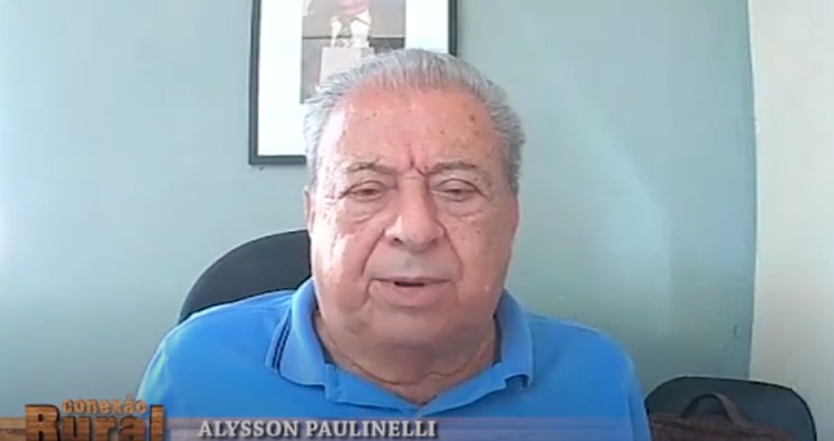 Paulinelli sempre foi incentivador da pesquisa, ciência e tecnologia e chegou a implantar um programa de bolsa de estudos para estudantes brasileiros em diversos centro de pesquisa em agricultura pelo mundo, especialmente nos Estados Unidos.