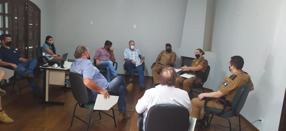 Sindicato Rural de Ponta Grossa conversa com a Polícia Militar questões sobre a segurança no campo.