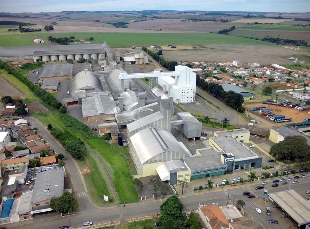 No período, o quadro de cooperados teve incremento 4,18%, passando de 3.130 para 3.261 produtores rurais, assim como a operação da cooperativa que passou a contar com 815 funcionários e estagiários, 68 a mais (9,1%) do que os 747 atuantes em 2019.