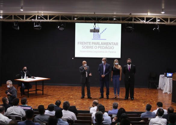 O encontro reuniu deputados e representantes de diferentes setores da sociedade contra a nova modelagem de concessões rodoviárias proposta pelo Governo Federal.