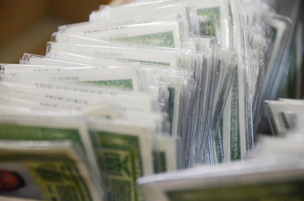 Nos primeiros dois meses de 2021 a PCPR já emitiu mais de 22 mil carteiras de identidade, sem a necessidade de o cidadão ir ao posto. Os documentos foram solicitados pela 2ª Via Fácil. 