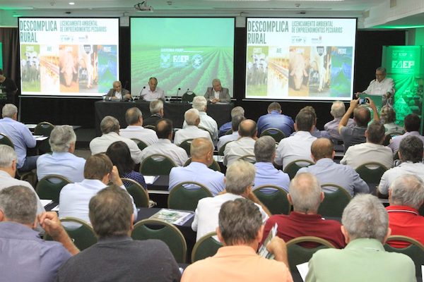 Ágide Meneguette, destacou o fim da vacinação contra febre aftosa, que vai abrir novos mercados no mundo para as proteínas animais produzidas no Estado.