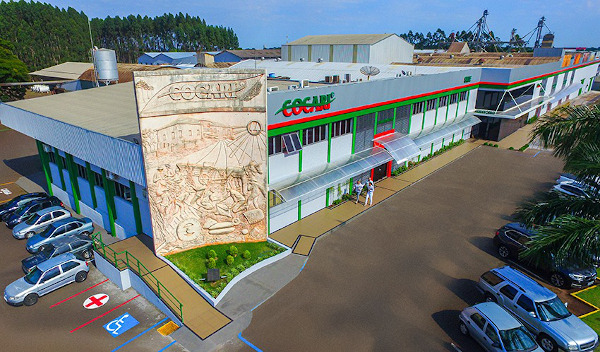A oportunidade de fazer a locação de instalações em Ponta Grossa e em Imbituba, por um prazo de três anos, com a preferência de compra futura é por causa de trader internacional que garantiu compra da produção de grãos da Cocari.