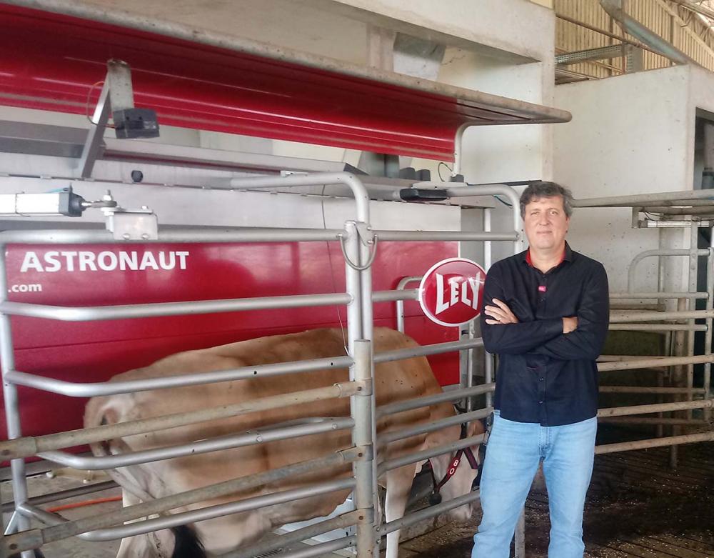 João Vicente Pedreira é gerente comercial da Lely no Brasil.