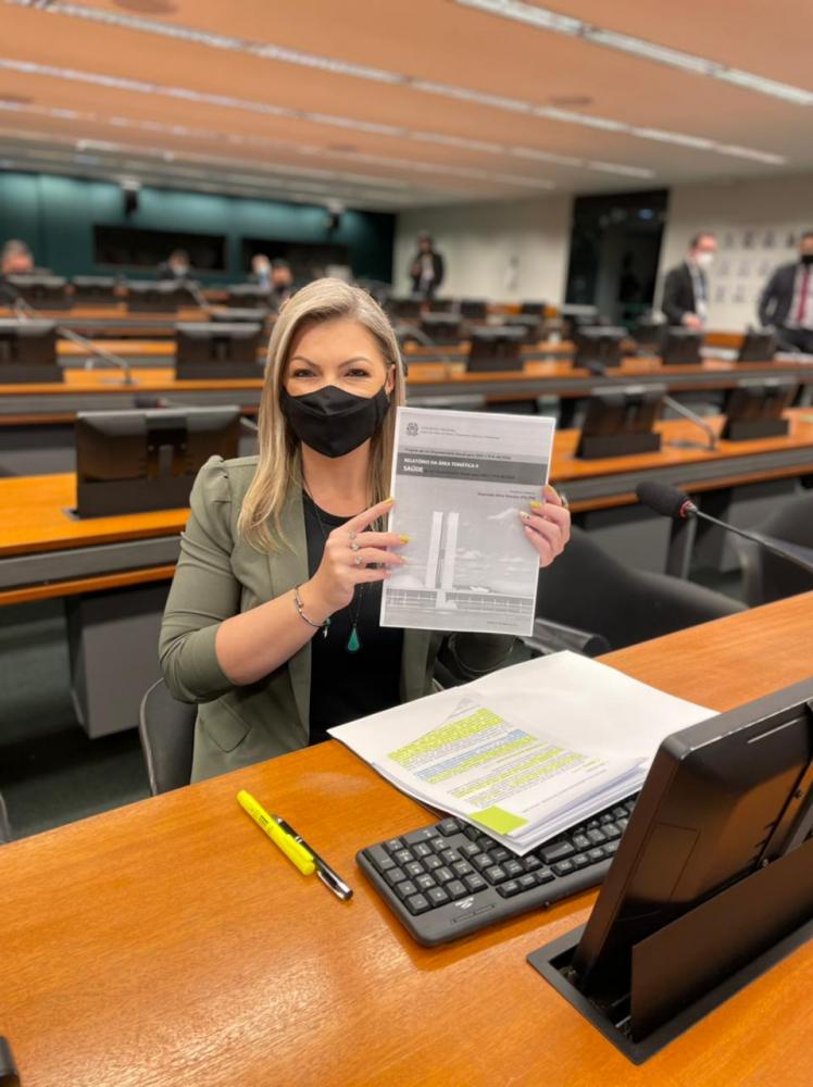 O relatório apresentado pela Deputada Aline foi aprovado na íntegra e recebeu elogios dos colegas pelo bom trabalho apresentado.
