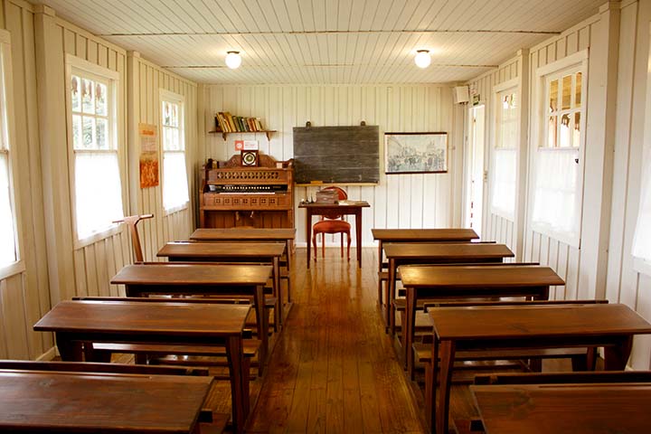 A educação é um dos alicerces da imigração holandesa em Carambeí, ao lado do cooperativismo e da religião.