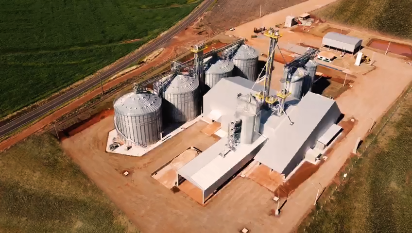 Com um volume de produção cada vez mais crescente, a Integrada vem, ao longo dos anos, investindo na capacidade estática e na qualidade de máquinas e equipamentos utilizados nos processos de armazenamento. 