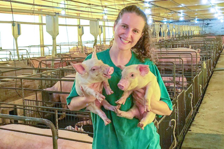 O curso de Zootecnia da Universidade Estadual de Ponta Grossa (UEPG) ganhou destaque em nível nacional, por meio dos seus acadêmicos. A estudante Rafaela Hilgemberg foi indicada ao Prêmio Estudante Dez, da Associação Brasileira de Zootecnistas (ABZ). O re