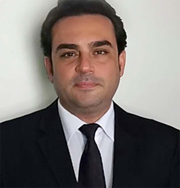 André Buzato, médico veterinário.