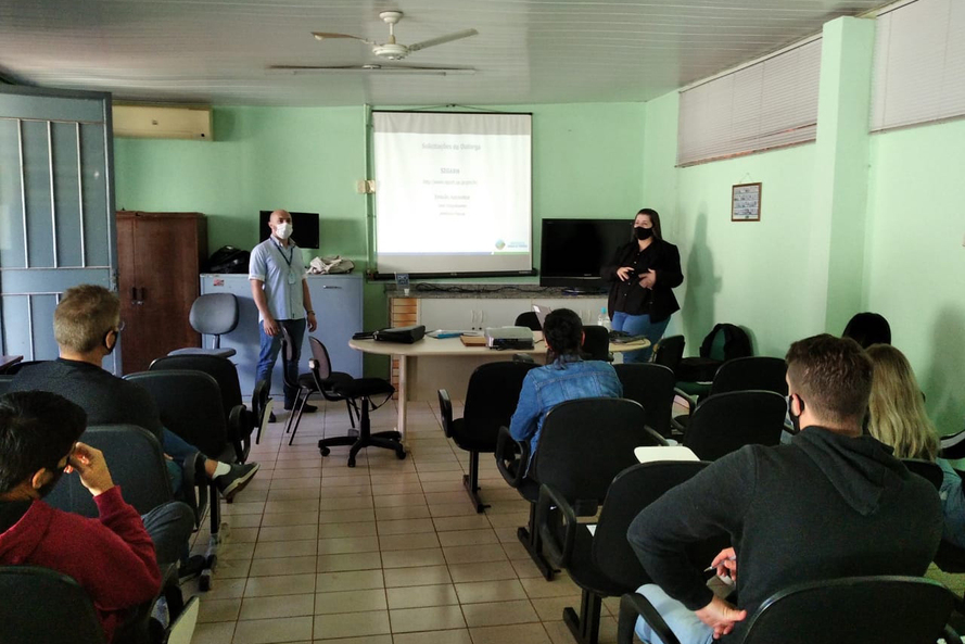 O Instituto Água e Terra (IAT), por meio da Gerência de Outorga de Recursos Hídricos, retomou os treinamentos nos Escritórios Regionais para a descentralização da análise de processos de outorga de uso da água. Capacitação de profissionais do Escritório R