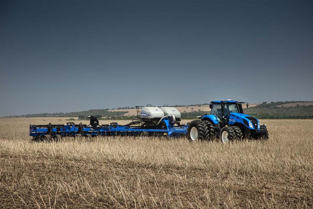Os novos tratores T8 e T9 PLM Intelligence, fortes brutos para o trabalho e nerds para as atividades de conectividade que o agro digital exige. Fotos Divulgação