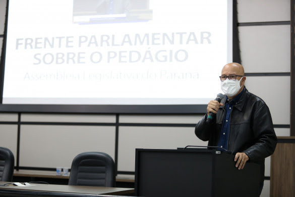 Primeiro secretário deputado Luiz Claudio Romanelli (PSB), na Frente Parlamentar sobre o novo modelo do pedágio no Paraná em Maringá.. Créditos: Dálie Felberg