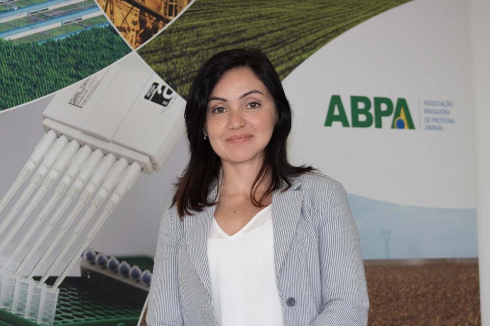 De acordo com a gerente técnica da ABPA, Amanda Barros, o e-book servirá de referência, como padrão visual nacional para avaliações de condenações nas linhas de produção.