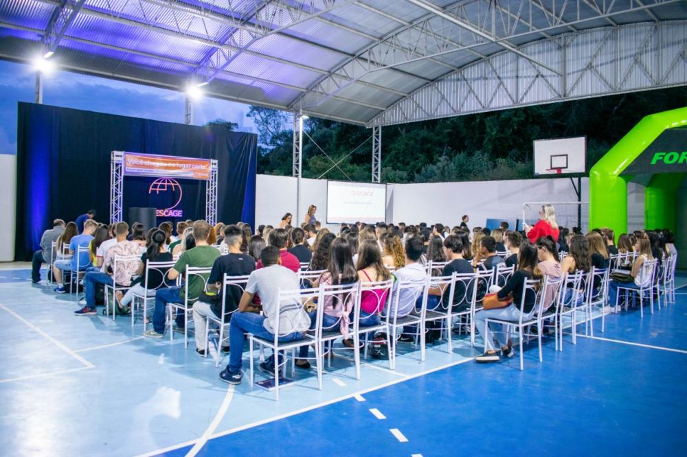 Durante a recepção acadêmica o Setor de Apoio ao Estudante (SAE), através das psicopedagogas demostrou como funciona os conteúdos atrativos e interativos, com vistas a serem aprimorados os procedimentos utilizados para envolver os acadêmicos na aprendizag
