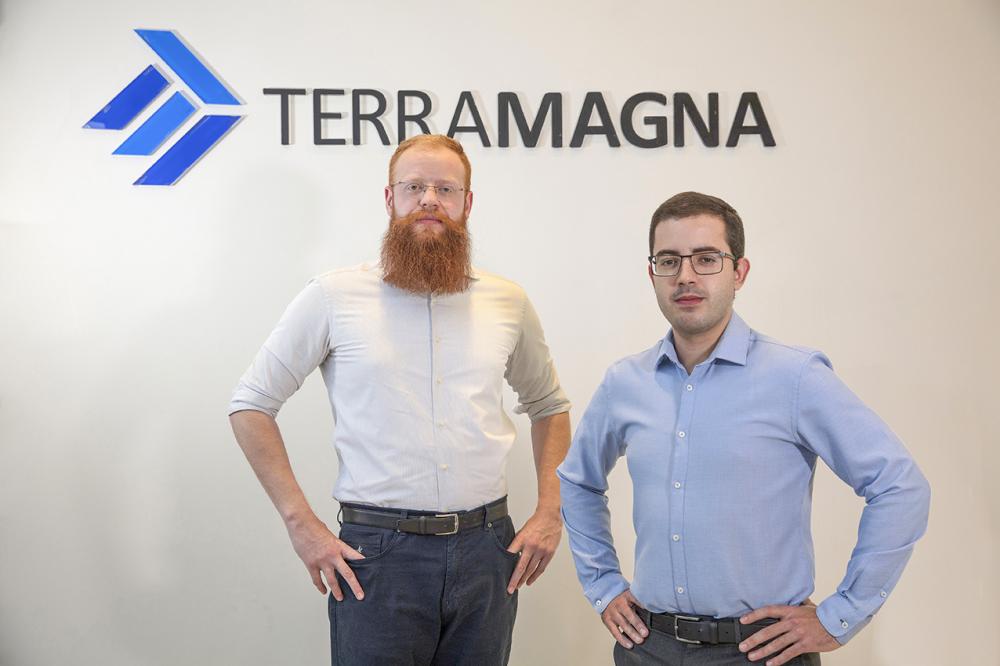 “Não é mais necessário trabalhar apenas com uma amostragem da área, uma vez que os satélites têm o potencial de analisar uma área como a do Estado do Mato Grosso inteiro em cerca de 40 minutos