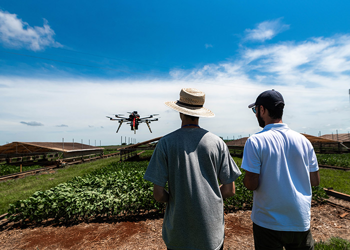Tecnologias de monitoramento permitem que pesquisadores acompanhem a evolução de sistemas produtivos no norte do Paraná. Foto Antonio Neto