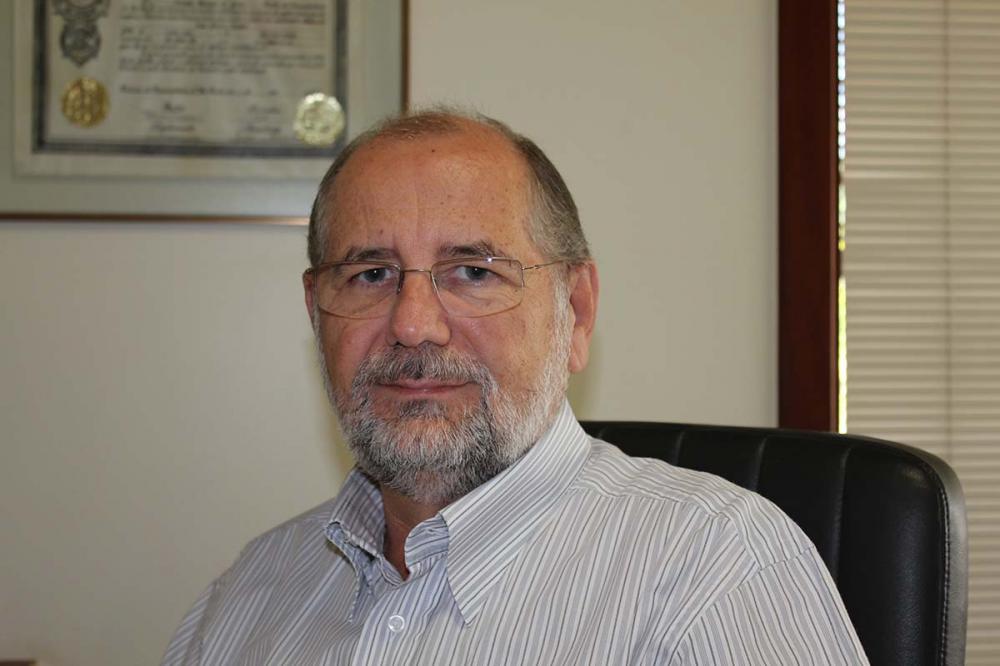 João Batista Luchesi recebe o prêmio profissional do ano da FACTA FACTA