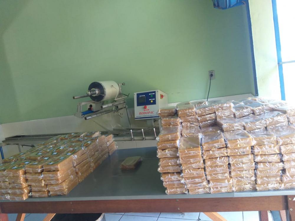 No total são produzidos 35,2 mil quilos de rapadura e 8,7 mil quilos de outros doces, mensalmente, no município. 