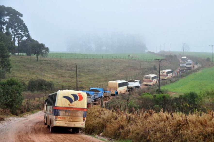 O planejamento é revitalizar mais de 600 quilômetros dessas vias em todo o Paraná, de acordo com a necessidade de cada região. Foto Toninho Anhaia.