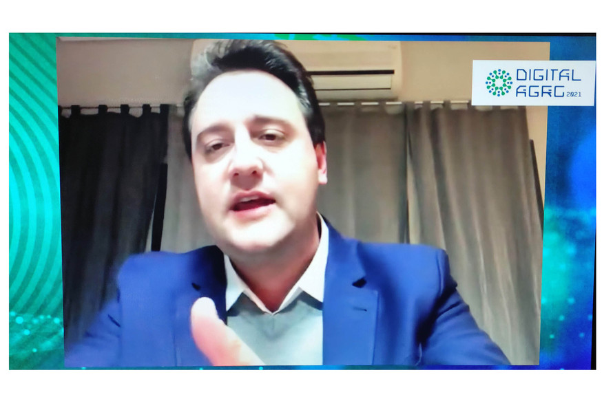 O governador Carlos Massa Ratinho Junior abriu, nesta segunda-feira (12), o Digital Agro 2021. O congresso, promovido pela Cooperativa Agroindustrial Frísia até 15 de julho, é considerado uma das principais feiras de tecnologia e inovação para o agronegóc