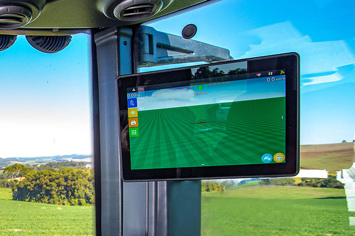 O display HxGN AgrOn Ti10, lançado pela Hexagon neste ano, oferece a tecnologia de Edge Computing.