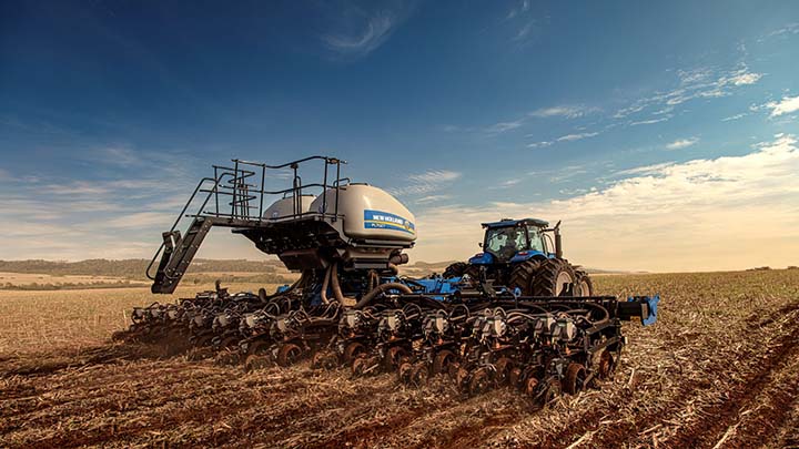 Marca amplia seu portfólio com a PL 7027, equipamento versátil que proporciona maior ganho operacional ao produtor