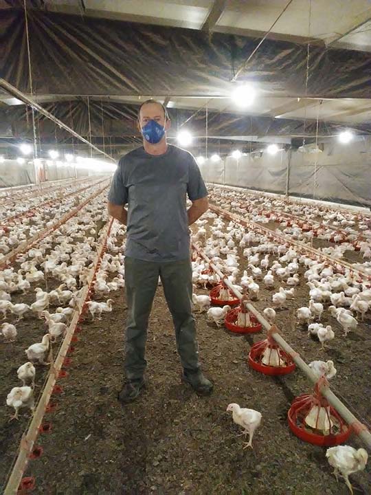 Gilmar Chimento conseguiu aumentar a conversão alimentar das aves em 25%.