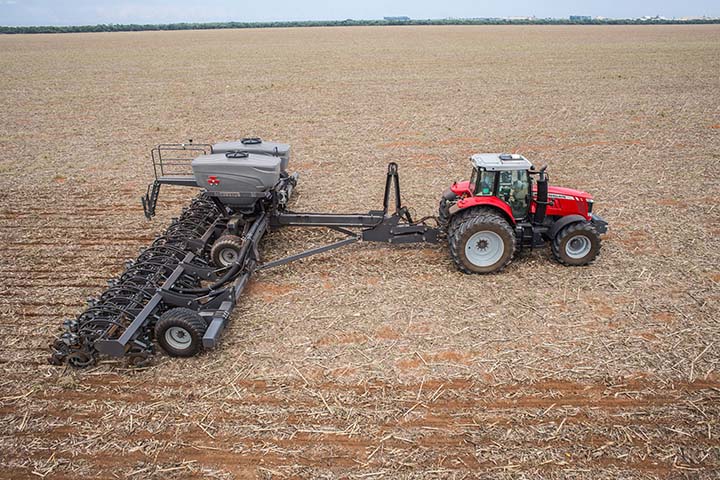 A Massey Ferguson, marca global com mais de 170 anos história, pertencente ao grupo AGCO, é a maior exportadora de máquinas agrícolas da América Latina e é referência no mercado brasileiro há seis décadas.