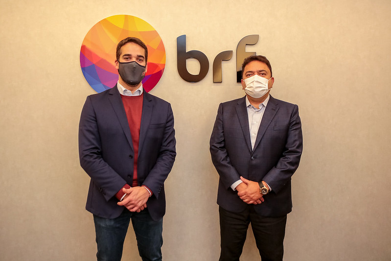 O anúncio foi feito pelo CEO da BRF, Lorival Luz, e pela vice-presidente de Relações Institucionais e Sustentabilidade da BRF, Grazielle Parenti, ao governador Eduardo Leite, em visita ao escritório da Companhia, na cidade de São Paulo.