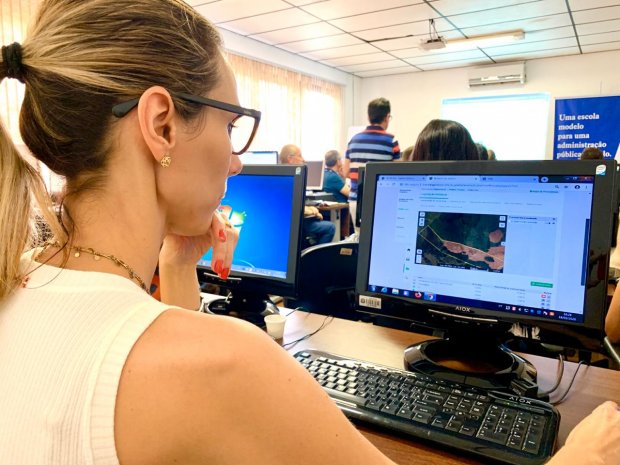 O IMA contratou a Universidade de Lavras para o desenvolvimento de um sistema customizado do CAR, o que foi necessário porque o sistema nacional não atende às características do estado catarinense.