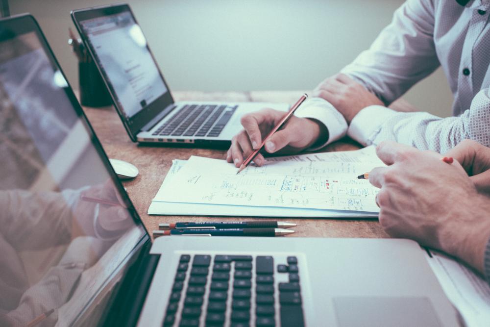 Com cerca de 237 mil clientes atendidos somente no Brasil, 14 mil fornecedores e 10 mil produtores integrados, a Companhia encerrou o ano presente em cerca de 140 países e com mais de 90 mil colaboradores no mundo.