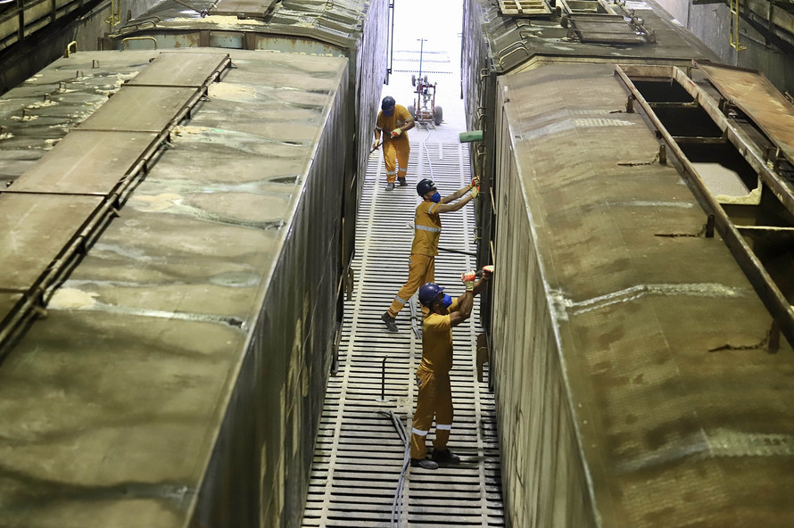 Das 34,89 milhões de toneladas de cargas que chegaram ou saíram do Porto de Paranaguá, entre de janeiro a julho deste ano, 6,72 milhões foram transportadas em vagões. O volume corresponde a 19,3% do total. - FotoS: Claudio Neves/ Portos do Paraná