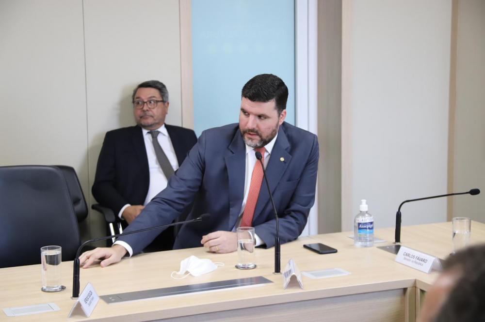 Com emenda do deputado federal Pedro Lupion (DEM-PR), aprovada emenda de Lupion em MP que muda regras de peso de ônibus e caminhões