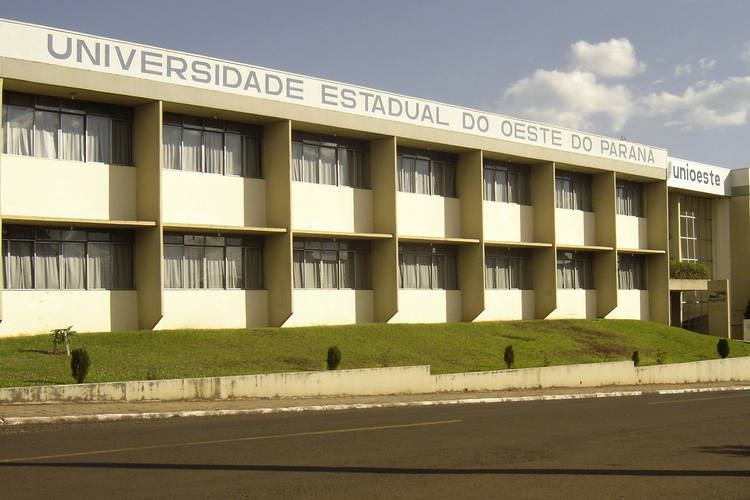 O pesquisador da Universidade Estadual do Oeste do Paraná (Unioeste) Adriano Renzi, ganhou o prêmio CAPES de tese de doutorado na categoria Planejamento Urbano e Regional/Demografia.
