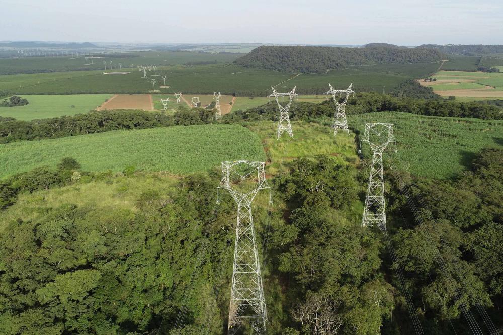 Os novos circuitos vão operar em 500 kV e reforçam de forma significativa a interligação entre as regiões Sudeste e Sul para atendimento de dois grandes centros de carga - Curitiba e São Paulo.