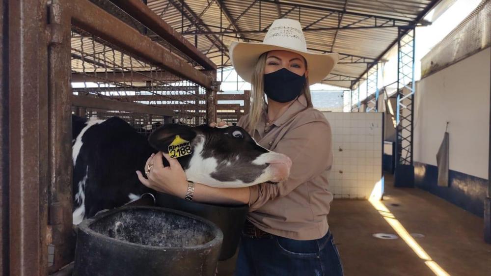 Segundo a pesquisadora da Embrapa Gado de Leite, Rosangela Zoccal quase a metade do leite produzido no Brasil vem de pequenas fazendas, 47% do volume total.