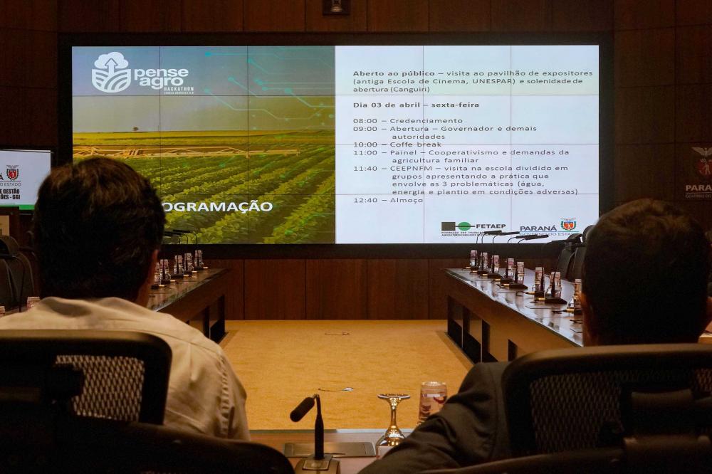 A proposta é que os estudantes desenvolvam alternativas que possam ser aplicadas no próprio colégio, envolvendo três temas principais: uso e reuso da água no processo produtivo; eficiência energética; e horticultura em condições climáticas adversas.