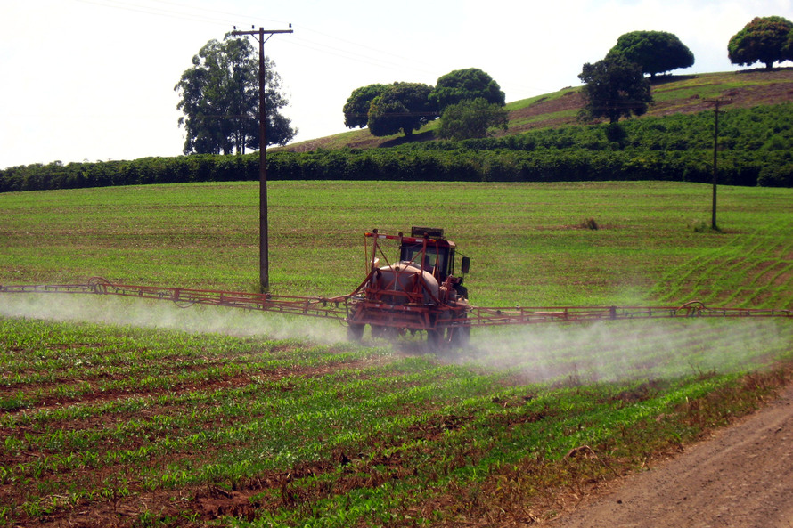 Decreto federal estabelece novas regras para registro e pesquisa de agrotóxicos - Curitiba, 15/10/2021 - Foto: Adapar