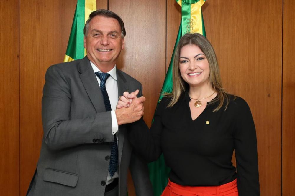 Presidente Bolsonaro cumpre agenda do Governo Federal a convite da deputada federal e vice-líder do Governo do Congresso, Aline Sleutjes