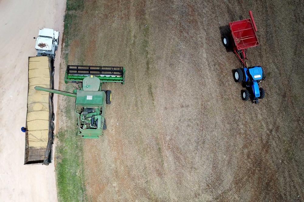 O Centro de Estudos do Agronegócio da Fundação Getúlio Vargas (FGV) passou, desde o início de fevereiro, a fazer um monitoramento dos efeitos do coronavírus na economia, com base em indicadores oficiais, como cotações, volumes de exportações e imIMPACTO p